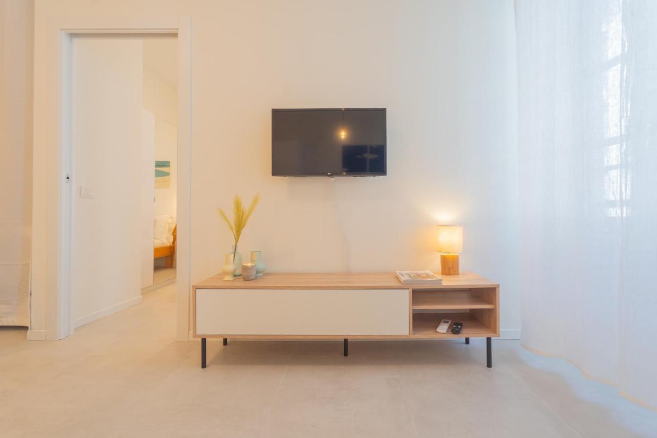 Enchanted Como Lake - City Apartment 2 By Rent All 코모 외부 사진