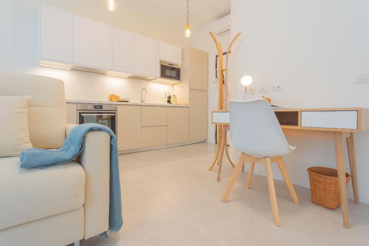Enchanted Como Lake - City Apartment 2 By Rent All 코모 외부 사진